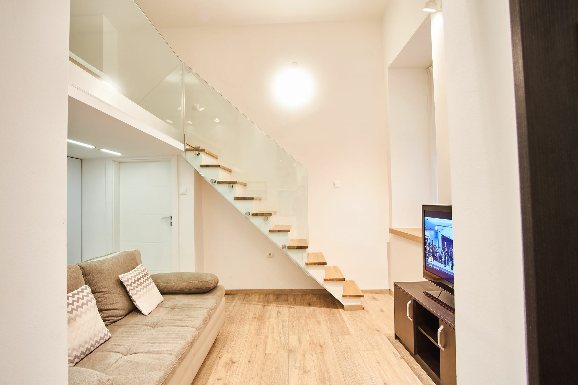 V27 Apartment | Hostaid Boedapest Buitenkant foto