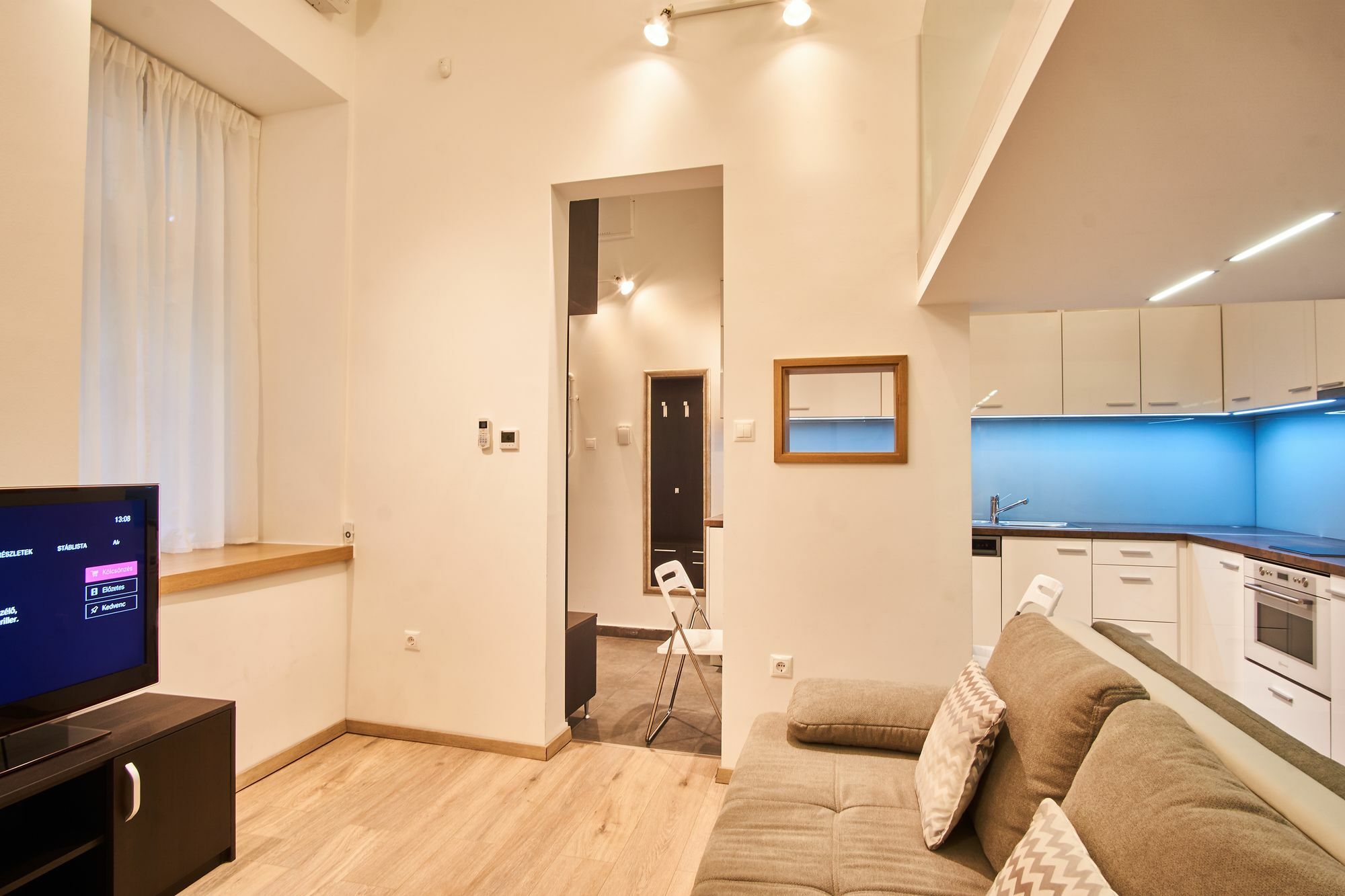 V27 Apartment | Hostaid Boedapest Buitenkant foto