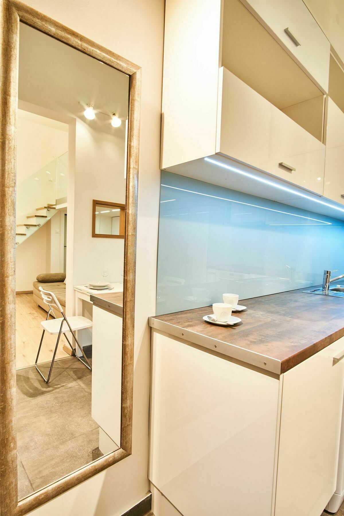 V27 Apartment | Hostaid Boedapest Buitenkant foto