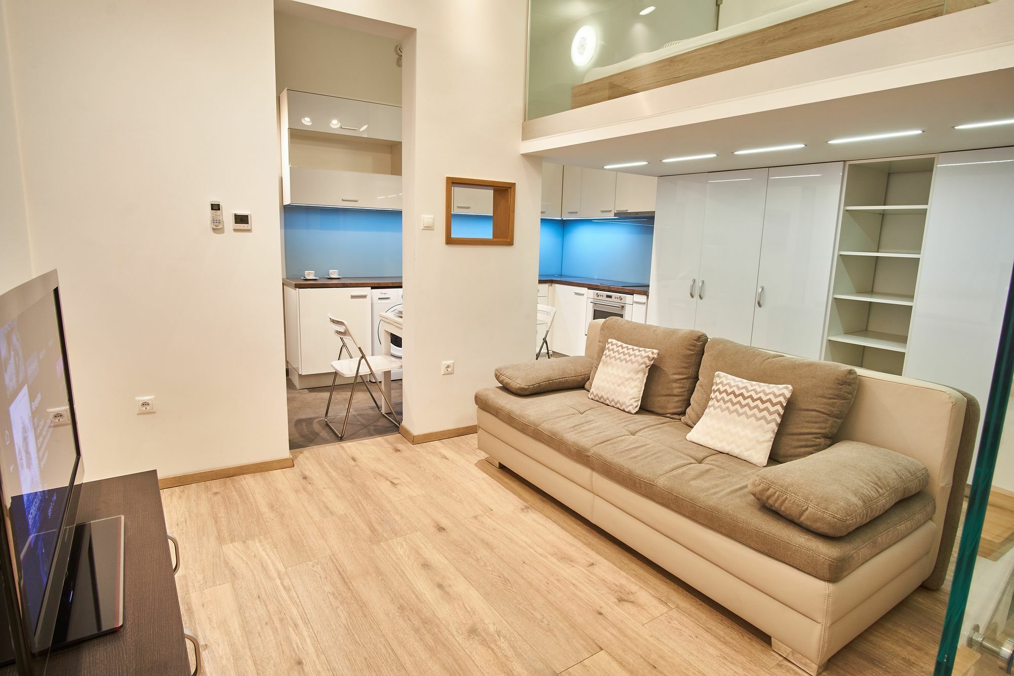 V27 Apartment | Hostaid Boedapest Buitenkant foto